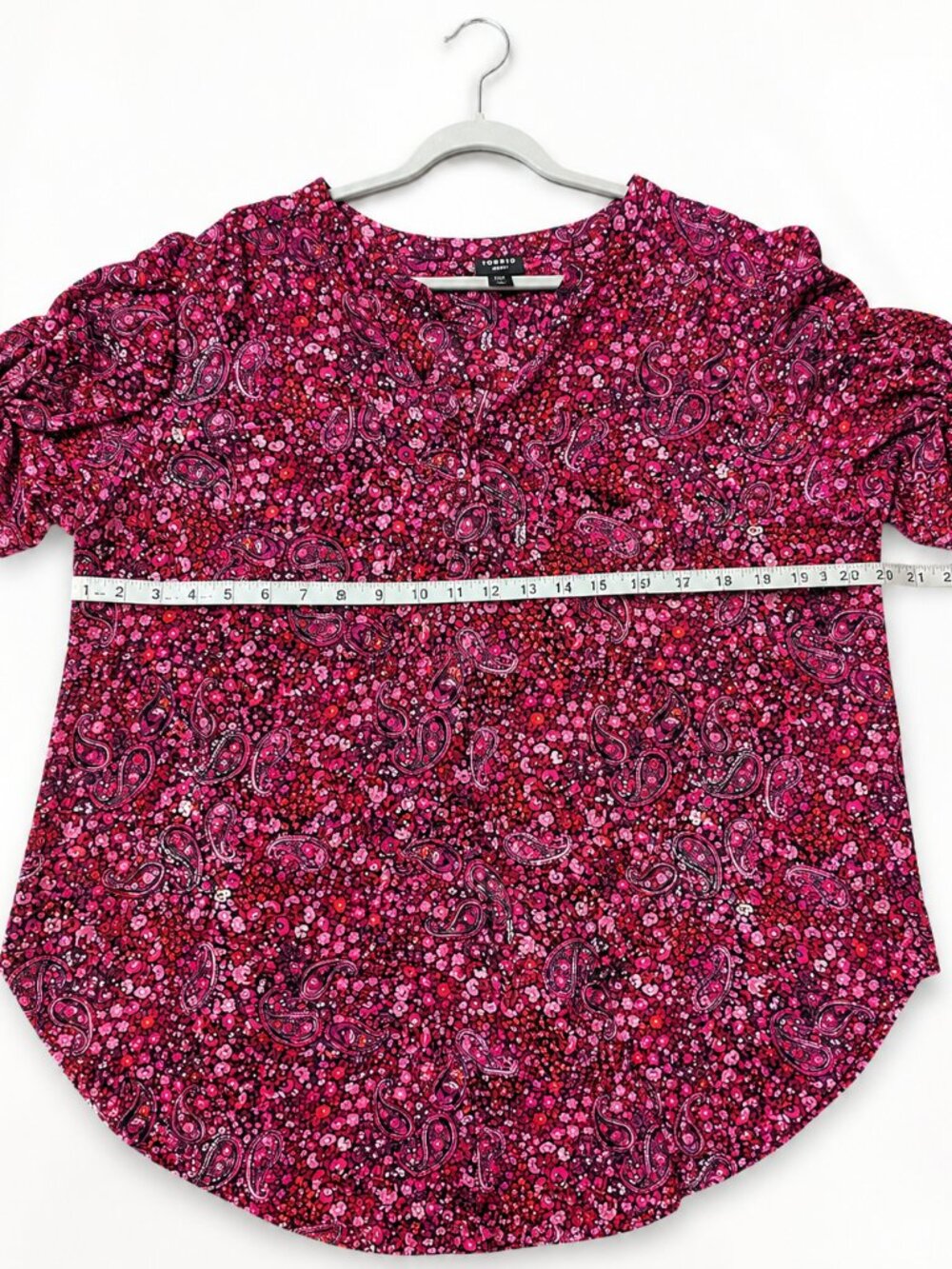 Torrid Harper Floral Paisley Blouse Pink Purple Roll Tab Sleeve Size 2 - Picture 4 of 6